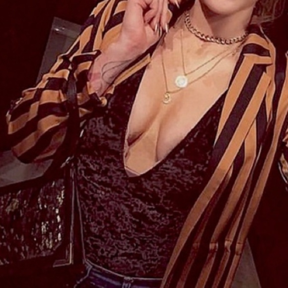Victoria’s Secret long sleeve velvet super plunge body suit - Picture 3 of 6